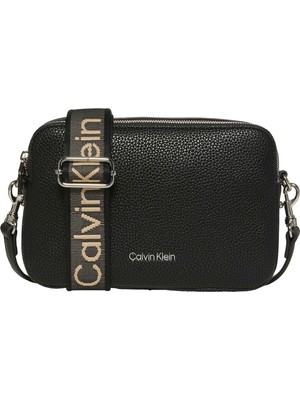 Calvin Klein Calvın Kleın Kadın Marka Logolu Günlük Kullanıma Uygun Siyah Omuz Çantası LV04F3656G Ub1
