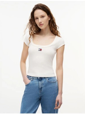 Tommy Hilfiger Tommy Hılfıger Kadın Marka Logolu Günlük Kullanıma Uygun Bbeyazz T-Shirt DW0DW22793 Ybh