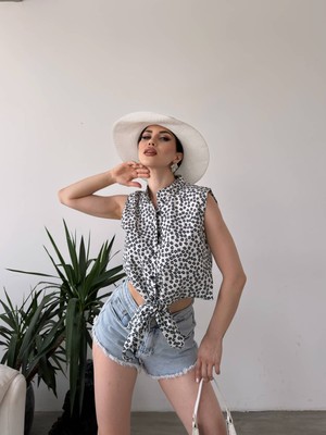 Çiçek Desenli Bağlama Detaylı Crop Gömlek Bluz - Beyaz - M