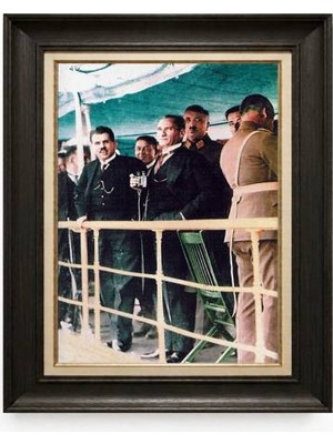 Giyense Tablore Siyah Varaklı Paspartulu Çerçeveli Atatürk Tablo A280