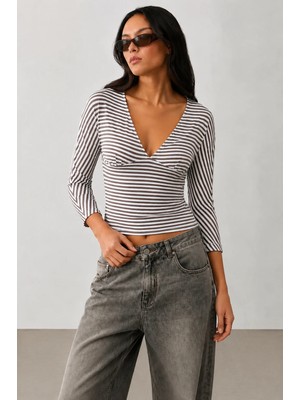 Madmext Kahverengi Çizgili V Yaka Slim Fit Kadın Bluz MG2887