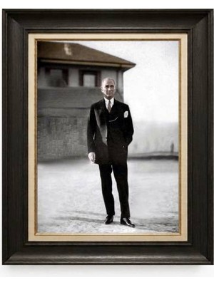 Giyense Tablore Siyah Varaklı Paspartulu Çerçeveli Atatürk Tablo A306