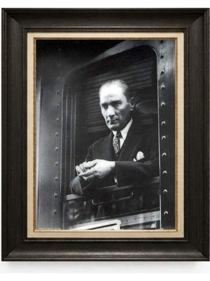 Giyense Tablore Siyah Varaklı Paspartulu Çerçeveli Atatürk Tablo A190