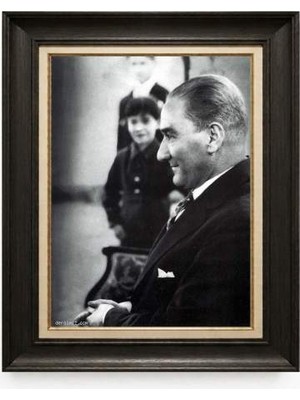 Giyense Tablore Siyah Varaklı Paspartulu Çerçeveli Atatürk Tablo A59