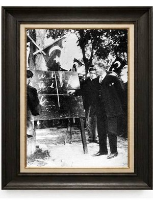 Giyense Tablore Siyah Varaklı Paspartulu Çerçeveli Atatürk Tablo A235