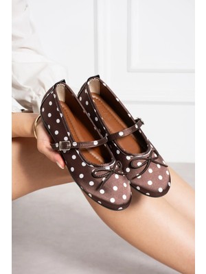 Dabab Shoes Penelop Kadın Acı Kahve Saten Puantiyeli Fiyonk Detaylı Ayarlanabilir Tokalı Ortopedik Taban Mary Jane Babet Ayakkabı