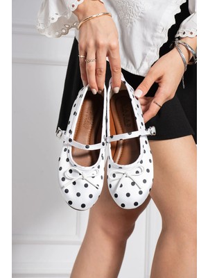 Dabab Shoes Penelop Kadın Beyaz Saten Puantiyeli Fiyonk Detaylı Ayarlanabilir Tokalı Ortopedik Taban Mary Jane Babet Ayakkabı