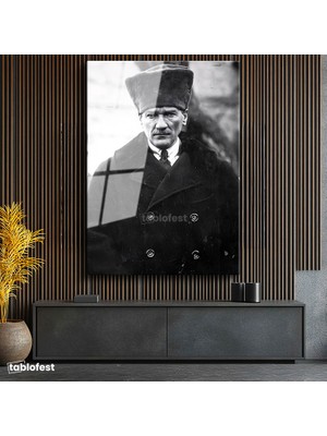 Tablofest Tamperli Cam Tablo Atatürk Kalpaklı Kürklü Palto Kışlık Atatürk Tablosu Duvar Dekoru