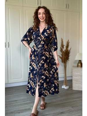 Dilay Gökoğlu Butik V Yaka Çiçekli Yırtmaçlı Midi Lacivert Desenli Elbise