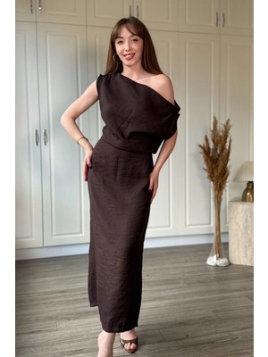 Dilay Gökoğlu Butik Düşük Omuz Keten Midi Kahverengi Elbise
