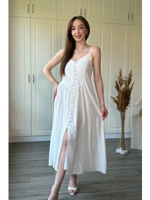 Dilay Gökoğlu Butik Beyaz Askılı Önü Düğmeli Yırtmaçlı Midi Elbise