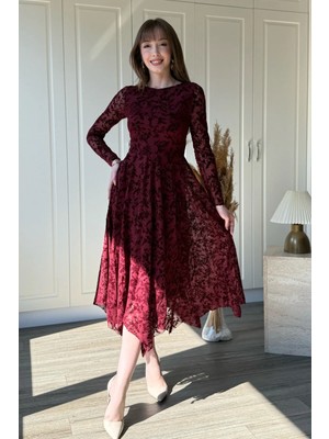 Dilay Gökoğlu Butik Kadife Çiçek Işlemeli Asimetrik Midi Bordo Elbise