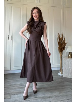 Dilay Gökoğlu Butik Bel Detaylı Drapeli Midi Poplin Kahverengi Elbise
