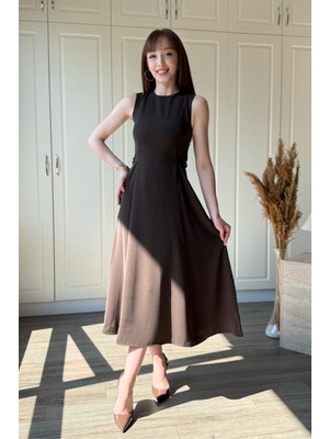 Dilay Gökoğlu Butik Yanları Kemer Detaylı Midi Kahverengi Elbise
