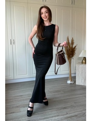 Dilay Gökoğlu Butik Dalgıç Kumaş Kolsuz Çan Etek Formlu Maxi Elbise