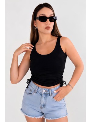 Moviment Siyah Büzgü Drape Detaylı Crop Atlet | Havuz Yaka Fitted Kalıp | Asimetrik Kesim Fitilli Kaşkorse Esnek Örme Kumaş | %96 Pamuk %4 Elastan