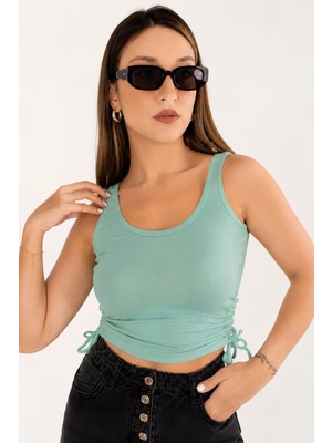 Moviment Mint Yeşili Büzgü Drape Detaylı Crop Atlet | Havuz Yaka Fitted Kalıp | Asimetrik Kesim Fitilli Kaşkorse Esnek Örme Kumaş | %96 Pamuk %4 Elastan