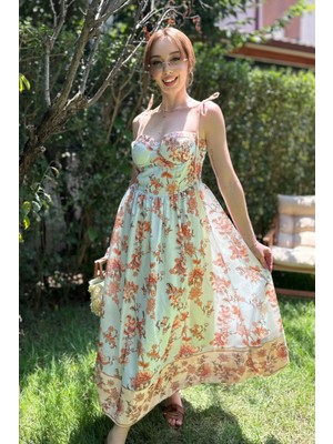 Dilay Gökoğlu Butik Askısı Ayarlanabilir Çiçek Işlemeli Midi Keten Elbise