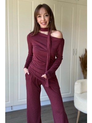 Dilay Gökoğlu Butik Asimetrik Yaka Fularlı Bordo Takım