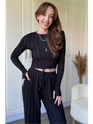 Dilay Gökoğlu Butik Fırfırlı Uzun Kollu Crop Siyah Takım