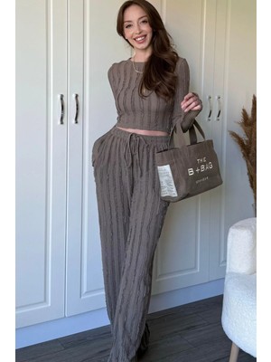 Dilay Gökoğlu Butik Fırfırlı Uzun Kollu Crop Kahverengi Takım