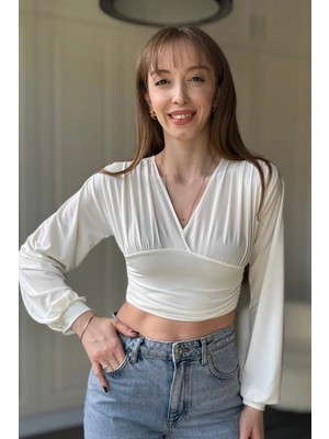 Dilay Gökoğlu Butik V Yaka Drapeli Beyaz Body