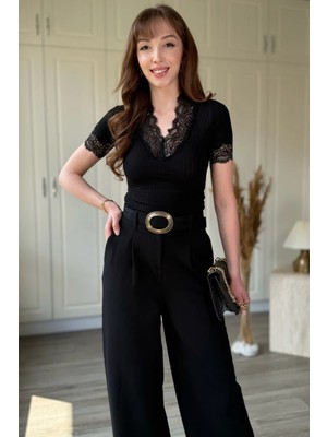 Dilay Gökoğlu Butik V Yaka Dantelli Fitilli Body