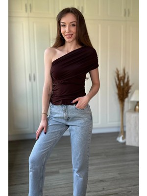 Dilay Gökoğlu Butik Tek Omuz Drape Detaylı Kahverengi Body