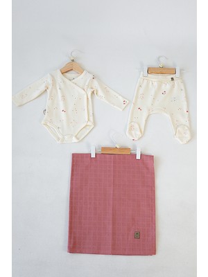 Caramell Çiçek Desenli Yenidoğan 3'lü TAKIM-%100 Pamuklu Zıbın,pantalon ve Müslin Battaniye Seti
