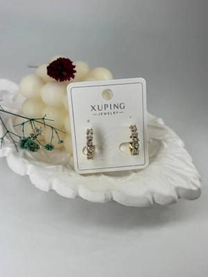 Trend Kapında Zirkon Taşlı Pirinç Zirkon Küpe - KP00313