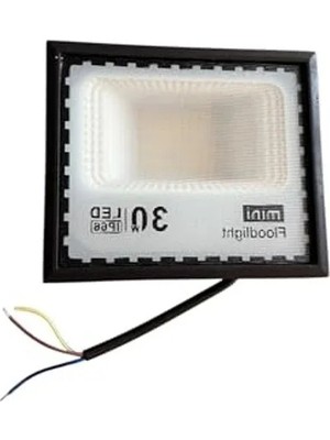 Aesco Enerji Tasarruflu LED Projektör, Suya Dayanıklı ve Uzun Ömürlü Aydınlatma.