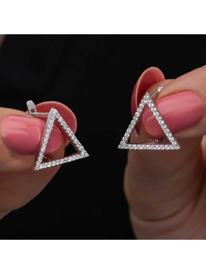 Tienda Elegante Gümüş Beyaz Taşlı Üçgen Küpe