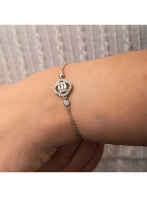Tienda Elegante Gümüş Yonca Baget Taşlı Kadın Bileklik