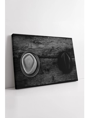 Mushen Studio Siyah Beyaz Şapka Kompozisyonu Retro Loft Stil Ahşap Doku Maskülen Modern Dekor Kanvas Tablo Duvar D