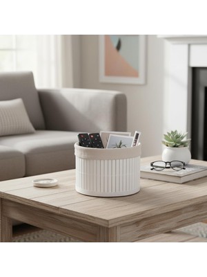 Uravas Store Deconox Yuvarlak Bambu Düzenleyici ve Saklama Sepeti – Beyaz Ahşap Çıtalı Banyo, Makyaj ve Ofis Organizeri, Kumaş Astarlı Çok Amaçlı Dekoratif Kutu (18X13 Cm)