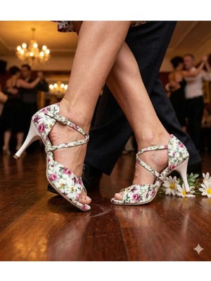 Bitangosu Beyaz Çiçekli Ritim 8,5 cm 13 Pont Kapalı Topuk-Açık Burun- Tango, Dans ve Salon Ayakkabısı