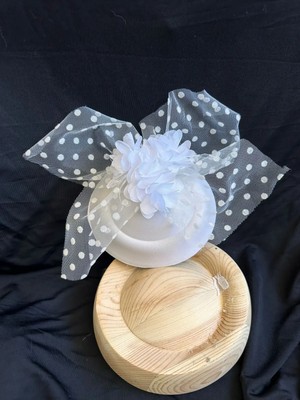 Nikâh Şapkası Beyaz Fascinator Gösterişli Beyaz Gelin Şapkası Vualet Nikâh Şapkası Kadın Saç Aksesuarı Fascinator Kokteyl Şapkası