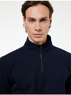 Koton Regular Fit Uzun Kollu Fermuar Detaylı Dik Yaka Sweatshirt