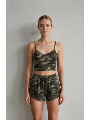 Lux Store Kadın Kamuflaj Desenli Askılı Crop Top Şortlu Gecelik Takım – Modern, Konforlu Günlük Kombinl