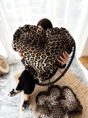 Kai Home Leopard Kalp Fırfırlı Keten Iç Dolgulu Yastık / Kırlent 40CM