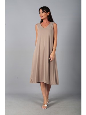By Saygı Kadın V Yaka Ön Pervazlı Pike Kumaş Kolsuz Oversize Midi Elbise