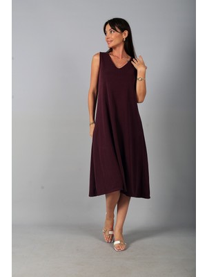 By Saygı Kadın V Yaka Ön Pervazlı Pike Kumaş Kolsuz Oversize Midi Elbise
