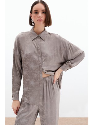 Sateen-Jakarlı Saten Gömlek