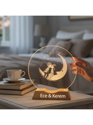 Keyfim Shop Kişiye Özel Y ve Çift Tasarımlı Dekoratif Gece Lambası, Ahşap Standlı Romantik Sevgili Hediyesi
