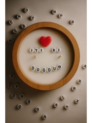 Duca Store Gizli Mesajlı Mum, Doğumgünü Hediyesi, Iyi Ki Doğdun Mesajlı Mum, Mum Yandıkça Ortaya Çıkan Mesaj Içerir, Ahşap Kasede Çift Fitilli Soya Mumu