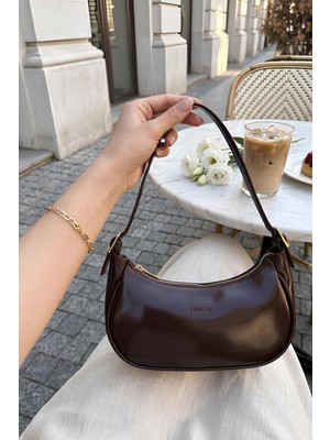 Passtell Fermuarlı Yan Toka Detaylı Trend Model Minimalist Kadın Kol ve Omuz Askılı Baget Çanta