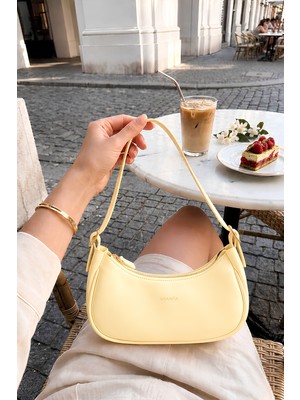 Passtell Fermuarlı Yan Toka Detaylı Trend Model Minimalist Kadın Kol ve Omuz Askılı Baget Çanta