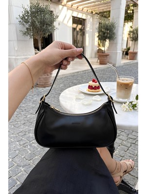 Passtell Fermuarlı Yan Toka Detaylı Trend Model Minimalist Kadın Kol ve Omuz Askılı Baget Çanta