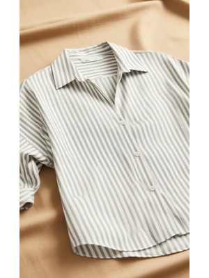 Armonika Kadın Beyaz-Siyah Ince Çizgili Oversize Uzun Basic Gömlek ARM-22Y001185