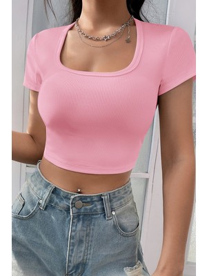 Beru Kadın Pembe Yarım Kol Düz Yaka Crop Top Bluz Beru Najmaddin